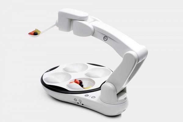 Bras robotisé OBI : solutions ergonomiques pour l'aide au repas